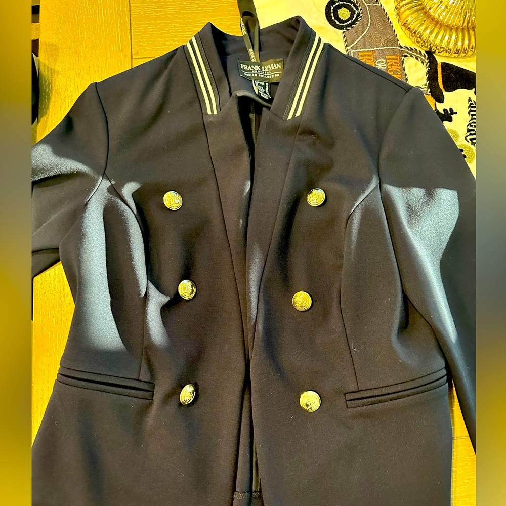 Frank Lyman navy blue blazer